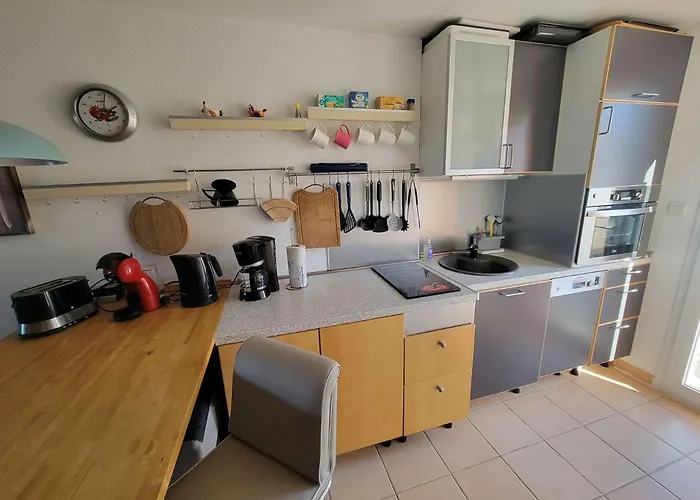 Jolie Maison Veranda, 2 Ou 3 Personnes, Belle Vue Sur La Reserve Naturelle, Wifi, Marines, 200m De La Lrma94b